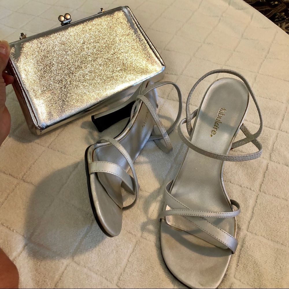 Fabulaire silver silk evening shoes, size 8
